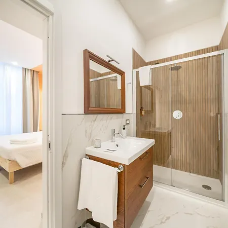 6th Land - Rent 2* La Spezia