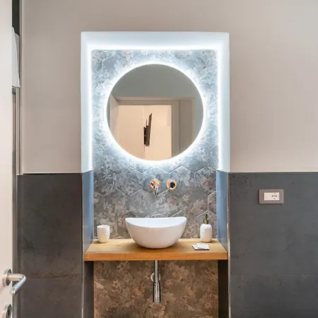 6th Land - Rent La Spezia