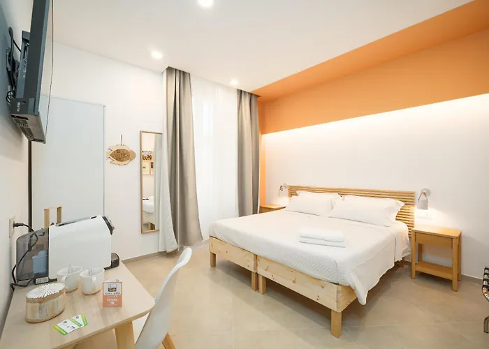 6th Land - Rent Πανσιόν Λα Σπέτσια