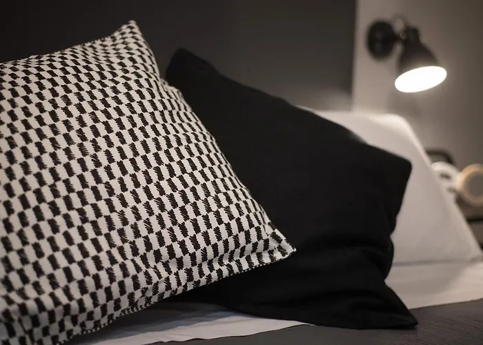 Pensionat 6th Land - Rent La Spezia