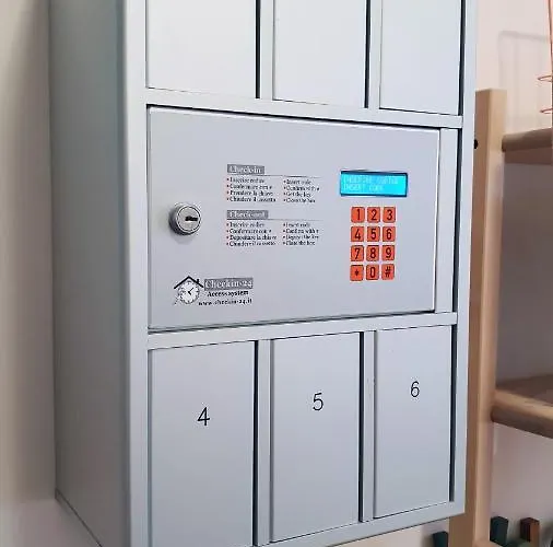 6th Land - Rent Πανσιόν